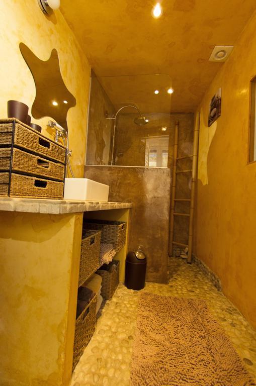 Gite Fa Mille Maison Bleu Robion en Luberon Exterior photo